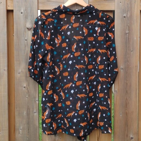 BEAUTIFUL Modcloth YUMI Fox Blouse Size Large - Picture 5 of 6